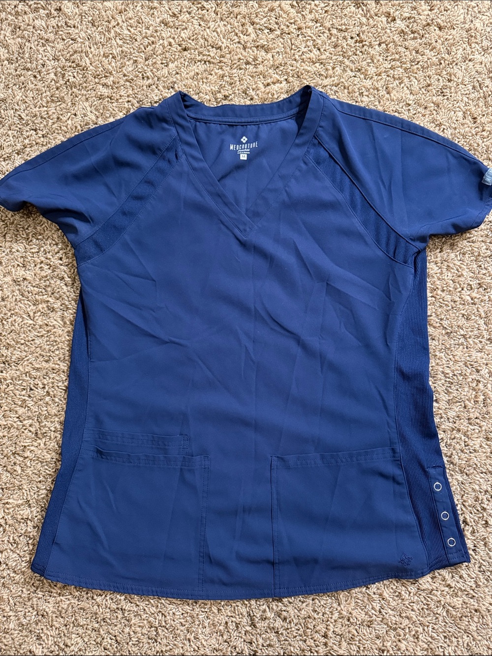 Med Couture Navy V‑Neck Short Sleeve Scrub Top